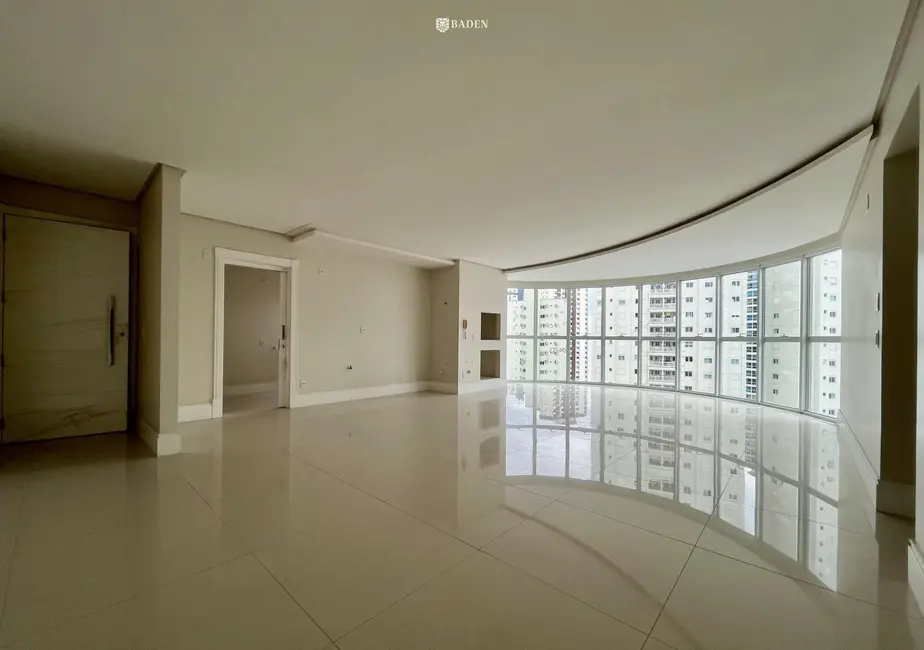 Foto 2 de Apartamento com 3 quartos à venda, 128m2 em Centro, Balneario Camboriu - SC