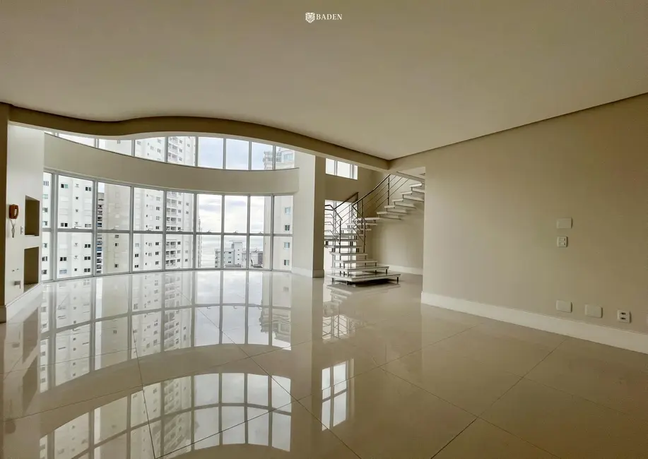 Foto 1 de Apartamento com 4 quartos à venda, 240m2 em Centro, Balneario Camboriu - SC