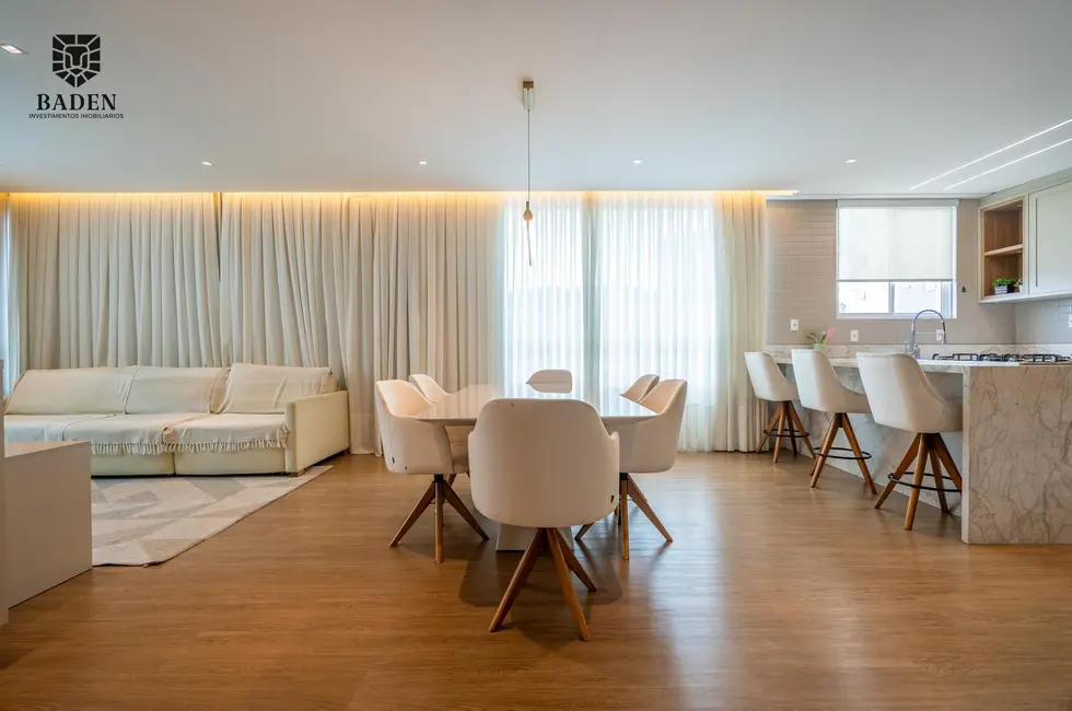 Foto 2 de Apartamento com 3 quartos à venda, 130m2 em Centro, Balneario Camboriu - SC