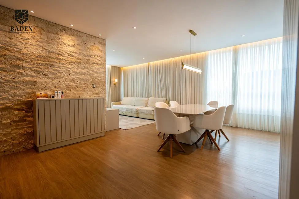 Foto 1 de Apartamento com 3 quartos à venda, 130m2 em Centro, Balneario Camboriu - SC