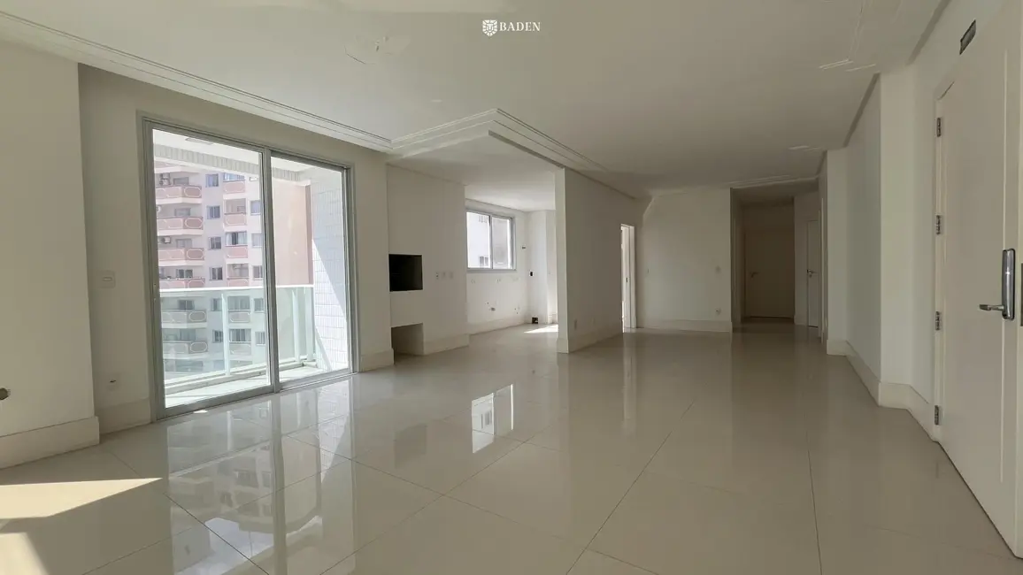 Foto 2 de Apartamento com 3 quartos à venda, 162m2 em Centro, Balneario Camboriu - SC