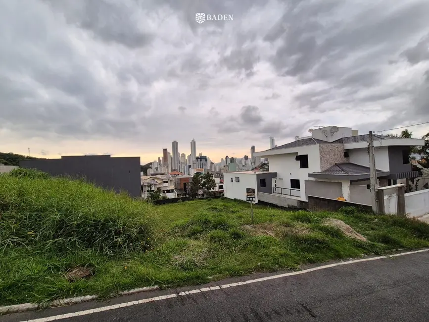 Foto 1 de Terreno / Lote à venda, 357m2 em Ariribá, Balneario Camboriu - SC