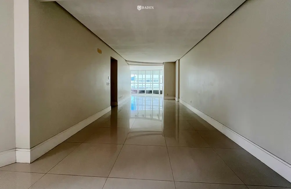 Foto 2 de Apartamento com 3 quartos à venda, 254m2 em Centro, Balneario Camboriu - SC