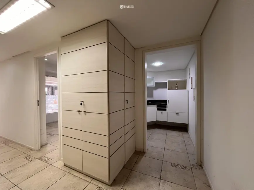 Foto 5 de Sala Comercial com 2 quartos para alugar, 65m2 em Centro, Balneario Camboriu - SC