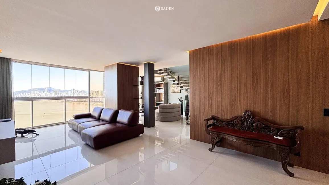 Foto 2 de Cobertura com 5 quartos à venda, 452m2 em Pioneiros, Balneario Camboriu - SC