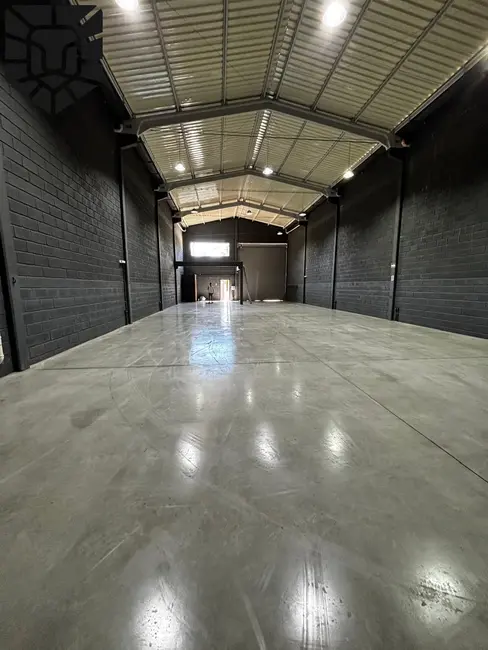 Foto 1 de Armazém / Galpão para alugar, 330m2 em Centro, Camboriu - SC