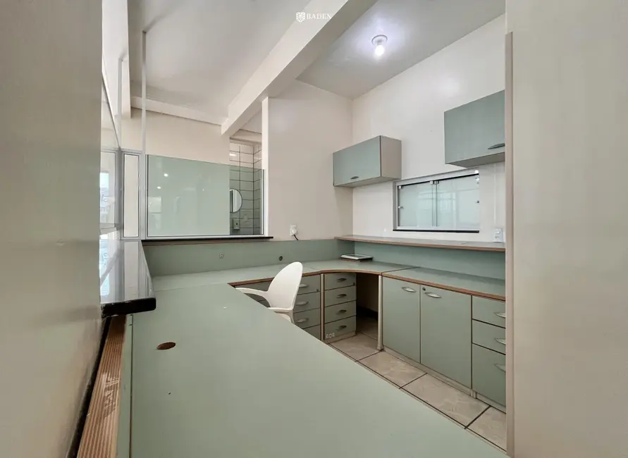 Foto 3 de Loja com 8 quartos para alugar, 160m2 em Nações, Balneario Camboriu - SC