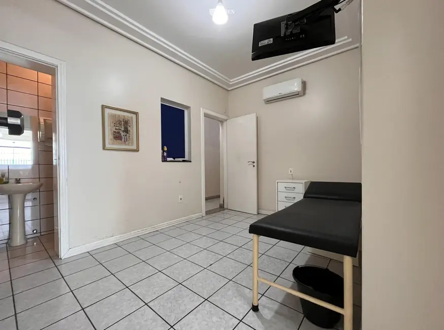 Foto 9 de Loja com 8 quartos para alugar, 160m2 em Nações, Balneario Camboriu - SC
