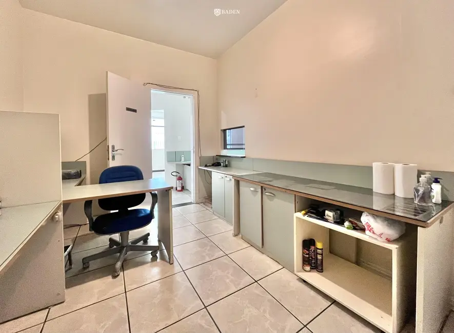Foto 4 de Loja com 8 quartos para alugar, 160m2 em Nações, Balneario Camboriu - SC