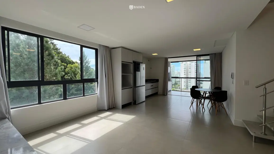 Apartamento com 3 quartos para alugar, 130m2 em Itajai - SC - imagem 2 Foto 2 de Apartamento com 3 quartos para alugar, 130m2 em Itajai - SC