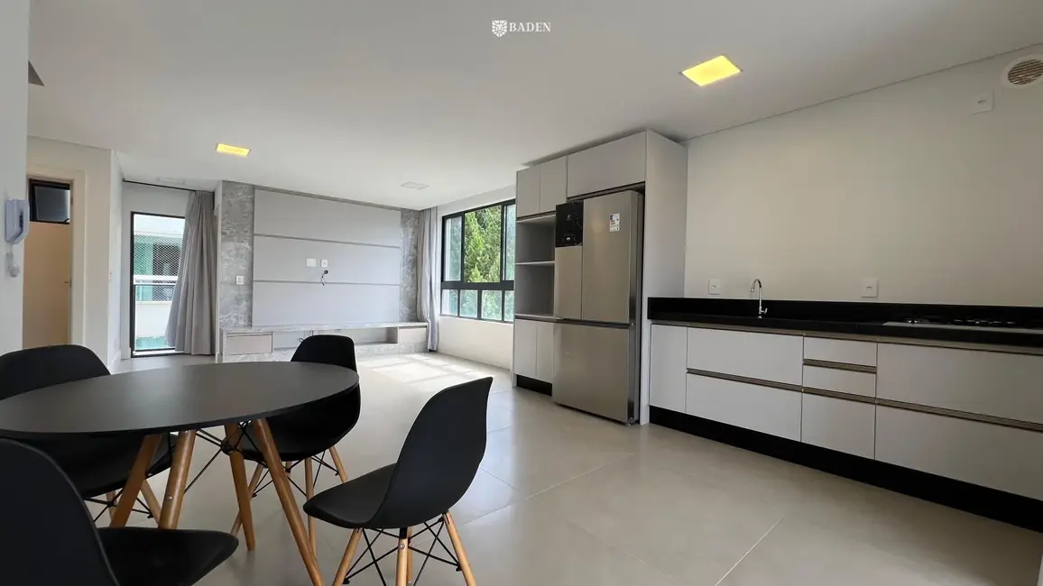 Apartamento com 3 quartos para alugar, 130m2 em Itajai - SC - imagem 7 Foto 7 de Apartamento com 3 quartos para alugar, 130m2 em Itajai - SC