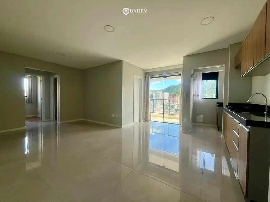 Apartamento com 2 quartos para alugar, 74m2 em Fazenda, Itajai - SC - imagem 2 Foto 2 de Apartamento com 2 quartos para alugar, 74m2 em Fazenda, Itajai - SC