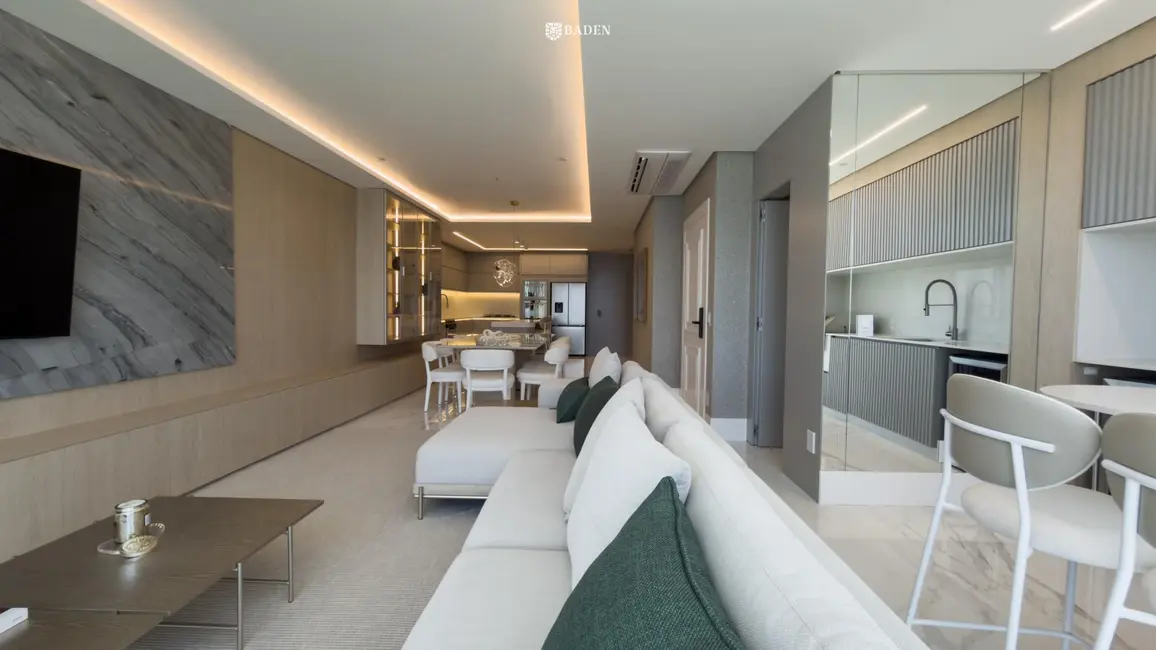 Apartamento com 4 quartos à venda, 184m2 em Balneario Camboriu - SC - imagem 8 Foto 8 de Apartamento com 4 quartos à venda, 184m2 em Balneario Camboriu - SC