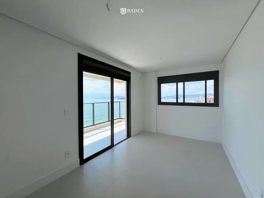 Foto 3 de Apartamento com 3 quartos à venda, 133m2 em Centro, Balneario Picarras - SC