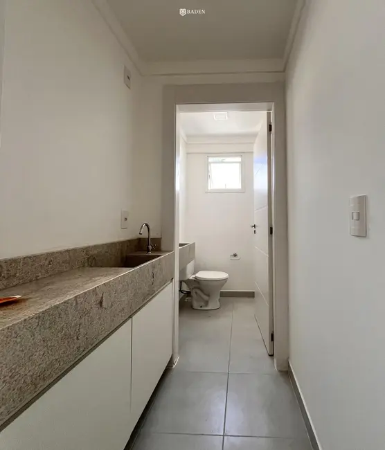 Foto 2 de Sala Comercial com 1 quarto para alugar, 43m2 em Pioneiros, Balneario Camboriu - SC