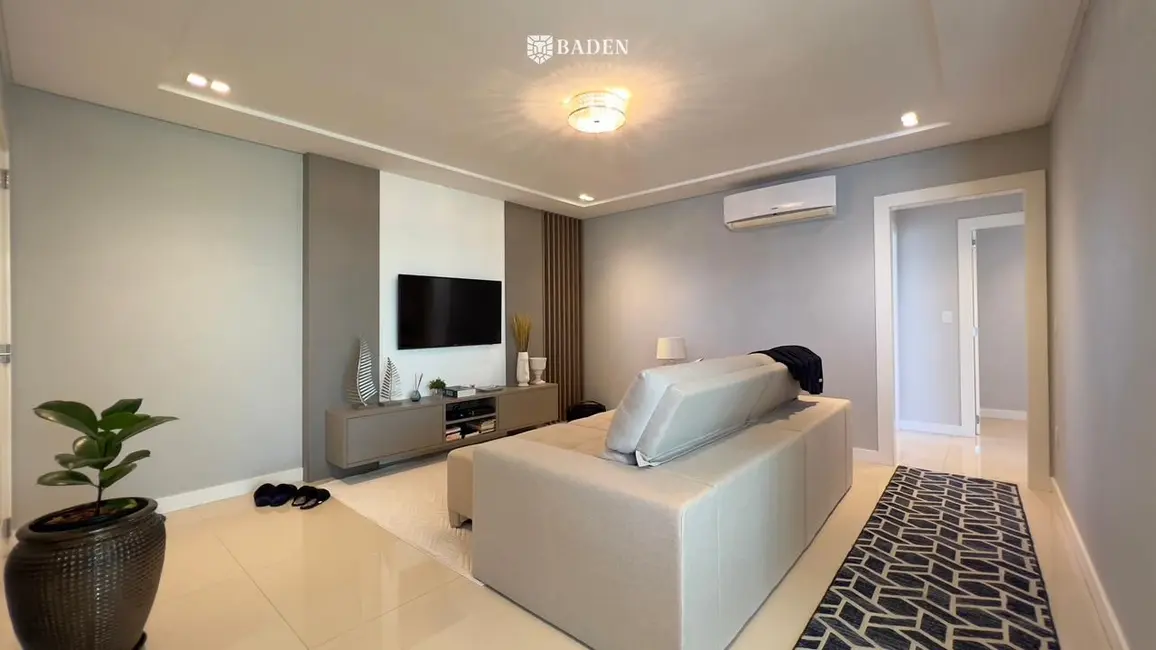 Foto 3 de Apartamento com 3 quartos à venda, 125m2 em Centro, Balneario Camboriu - SC