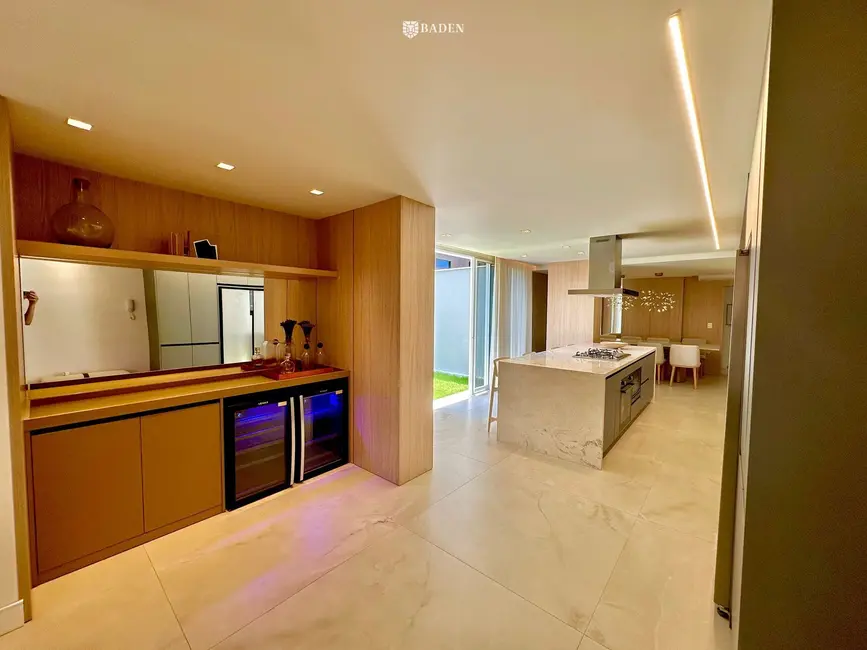 Foto 6 de Apartamento com 3 quartos à venda, 185m2 em Itajai - SC