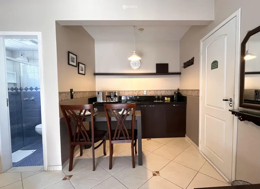Foto 4 de Kitnet para alugar, 25m2 em Centro, Balneario Camboriu - SC