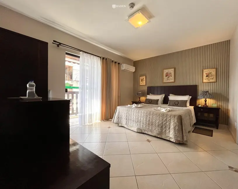 Foto 2 de Kitnet para alugar, 25m2 em Centro, Balneario Camboriu - SC