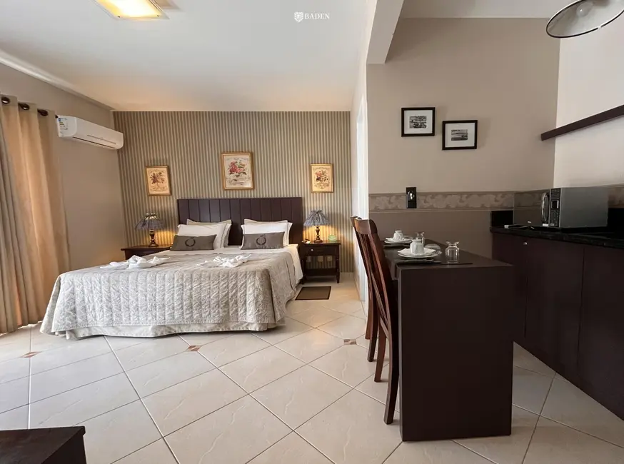 Foto 1 de Kitnet para alugar, 25m2 em Centro, Balneario Camboriu - SC