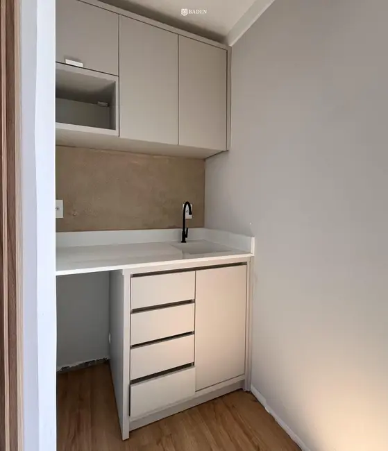 Foto 7 de Sala Comercial com 3 quartos para alugar, 43m2 em Pioneiros, Balneario Camboriu - SC