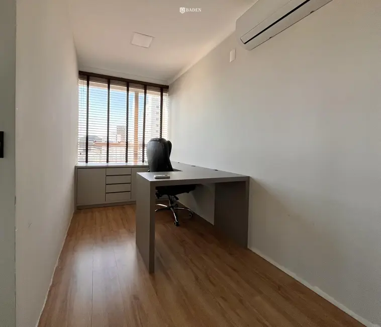 Foto 6 de Sala Comercial com 3 quartos para alugar, 43m2 em Pioneiros, Balneario Camboriu - SC