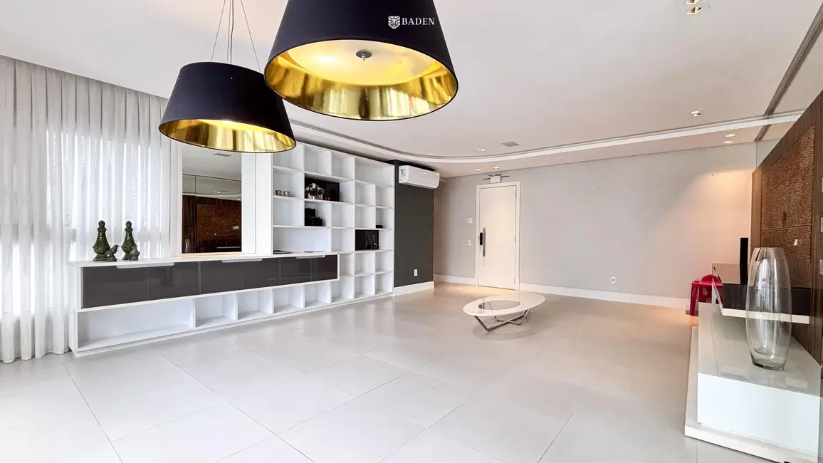 Foto 3 de Apartamento com 3 quartos à venda, 135m2 em Centro, Balneario Camboriu - SC