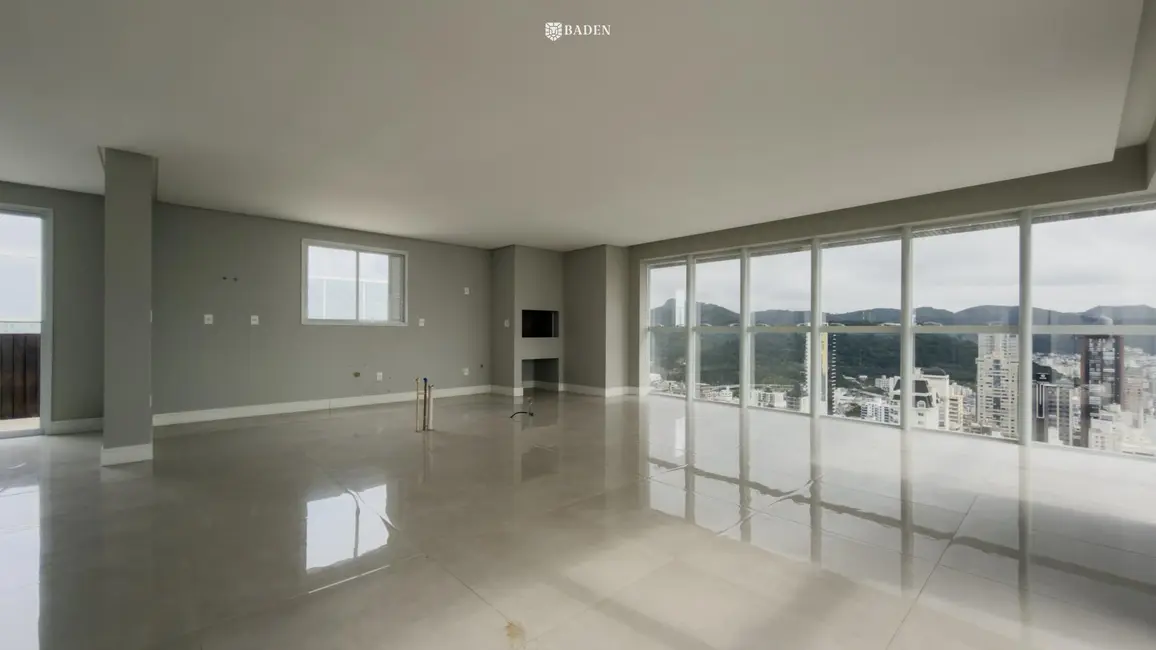 Foto 4 de Cobertura com 6 quartos à venda, 347m2 em Centro, Balneario Camboriu - SC