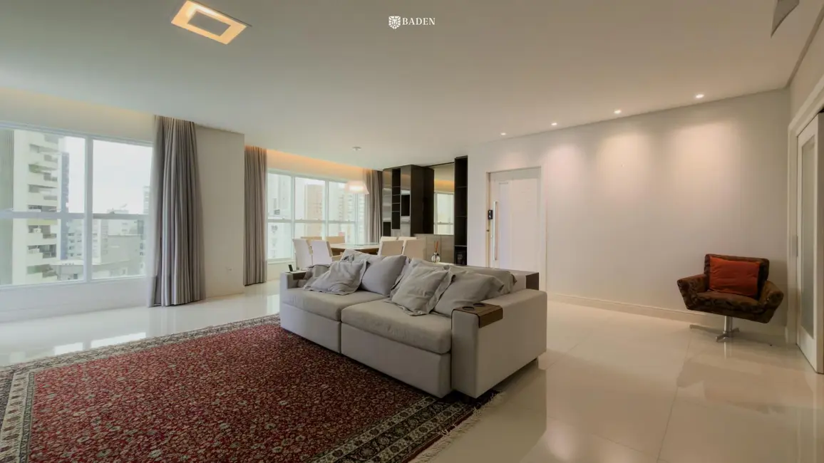 Foto 2 de Apartamento com 4 quartos à venda, 180m2 em Centro, Balneario Camboriu - SC