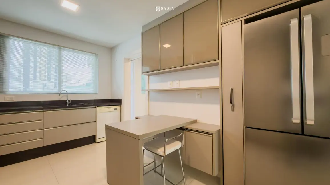 Foto 9 de Apartamento com 4 quartos à venda, 180m2 em Centro, Balneario Camboriu - SC
