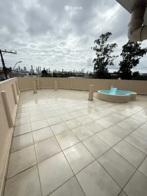 Foto 6 de Apartamento com 3 quartos para alugar, 130m2 em Camboriu - SC