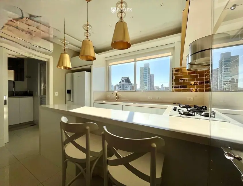 Foto 4 de Apartamento com 3 quartos para alugar, 162m2 em Centro, Balneario Camboriu - SC