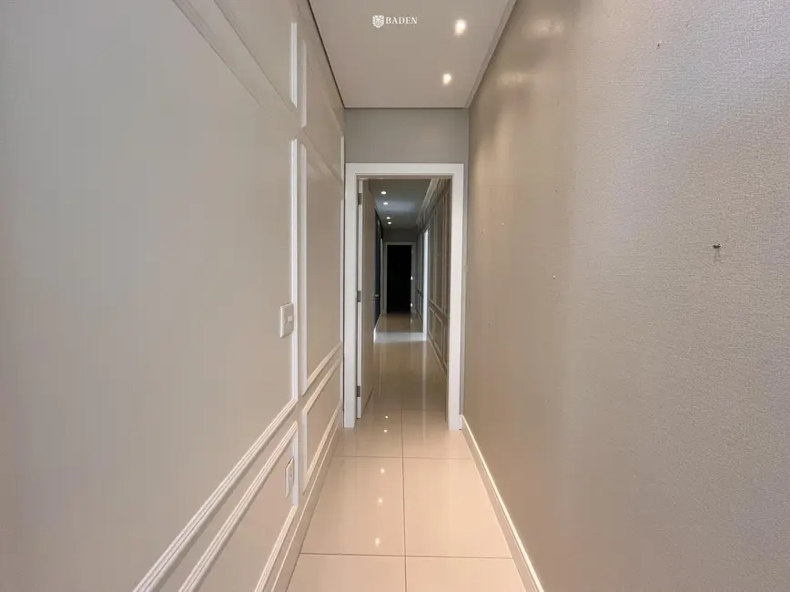 Foto 6 de Apartamento com 3 quartos para alugar, 162m2 em Centro, Balneario Camboriu - SC