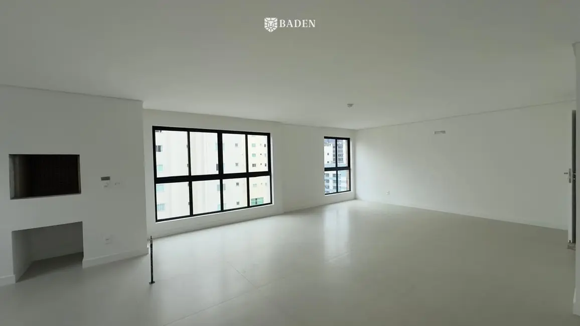 Foto 2 de Apartamento com 3 quartos à venda, 104m2 em Centro, Balneario Camboriu - SC