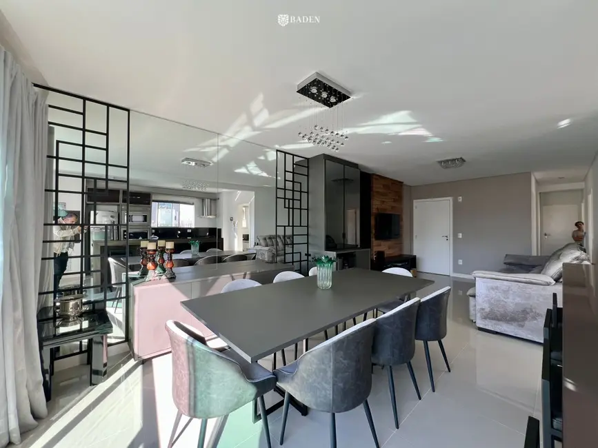 Foto 2 de Apartamento com 3 quartos à venda, 115m2 em Centro, Balneario Camboriu - SC