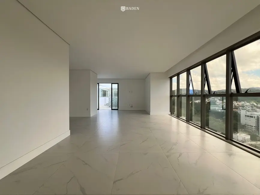 Foto 4 de Cobertura com 5 quartos à venda, 321m2 em Pioneiros, Balneario Camboriu - SC
