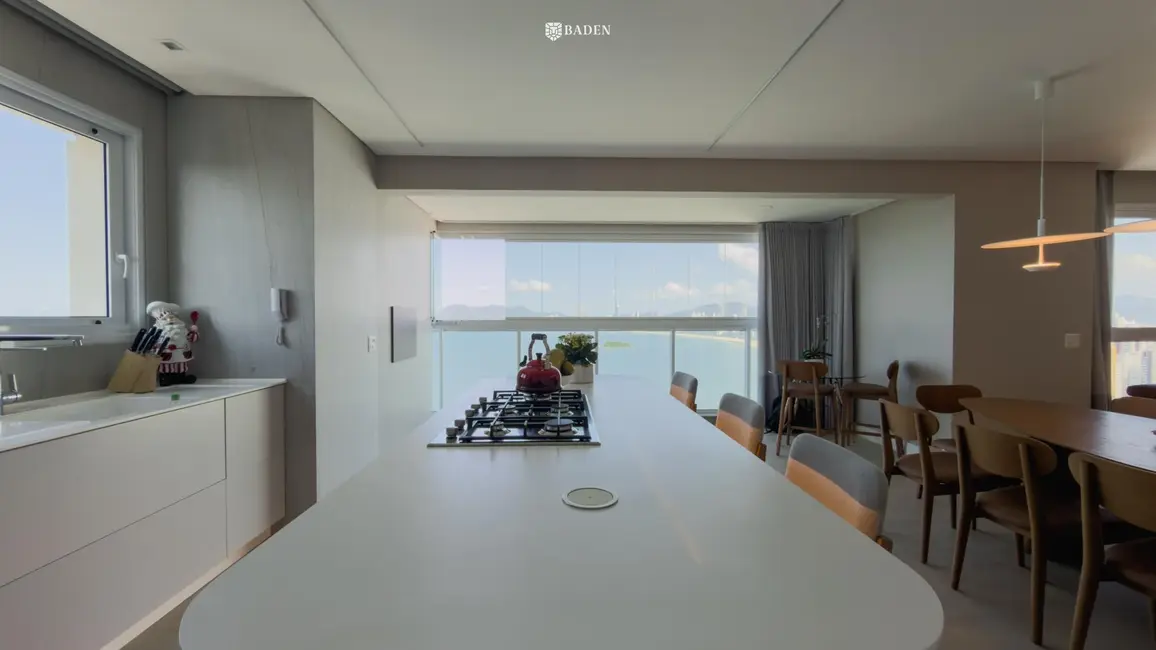 Foto 2 de Apartamento com 4 quartos à venda, 160m2 em Pioneiros, Balneario Camboriu - SC