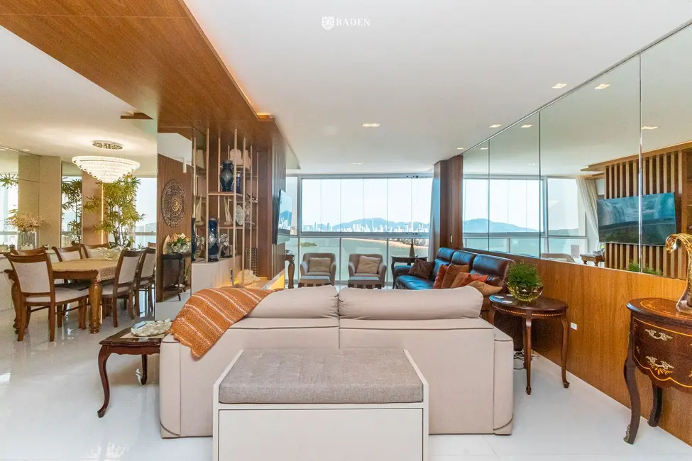 Foto 2 de Apartamento com 4 quartos para alugar, 190m2 em Pioneiros, Balneario Camboriu - SC