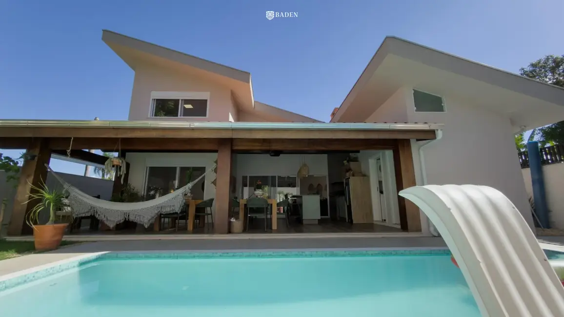 Foto 3 de Casa com 3 quartos à venda, 272m2 em Penha - SC