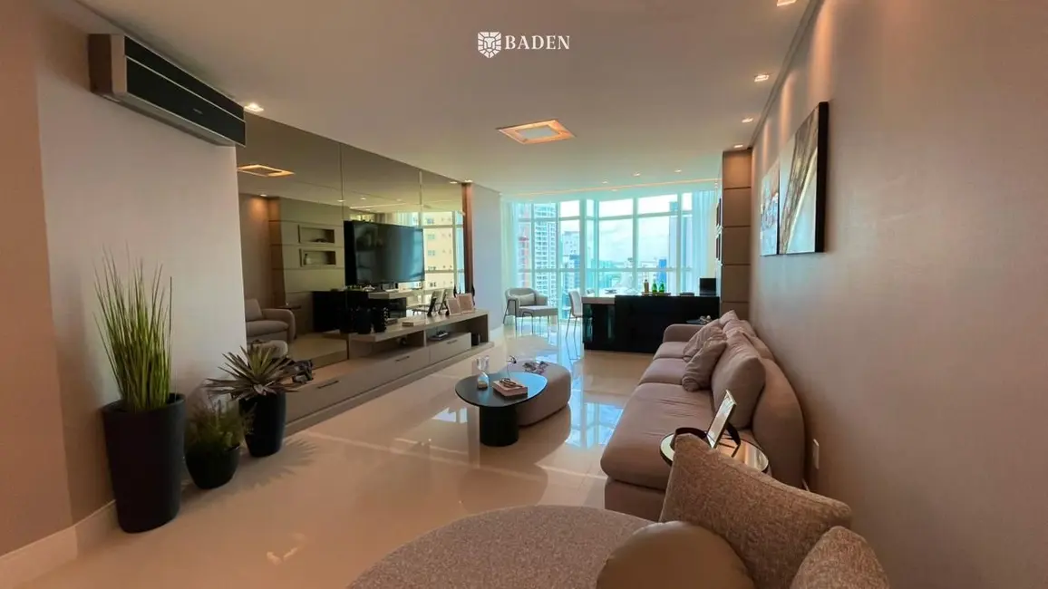 Foto 1 de Apartamento com 3 quartos à venda, 135m2 em Centro, Balneario Camboriu - SC