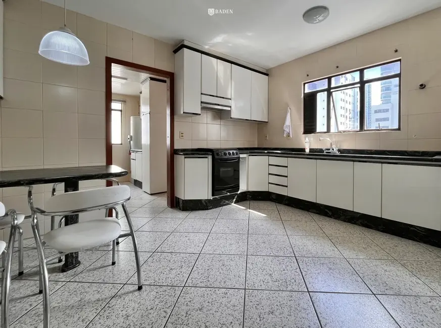 Foto 6 de Apartamento com 3 quartos para alugar, 174m2 em Centro, Balneario Camboriu - SC