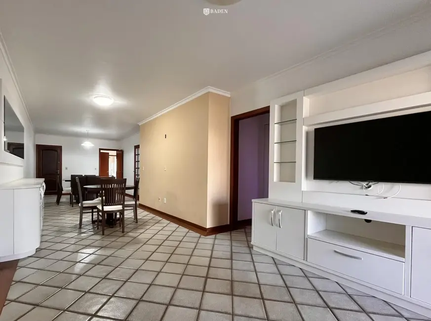 Foto 4 de Apartamento com 3 quartos para alugar, 174m2 em Centro, Balneario Camboriu - SC