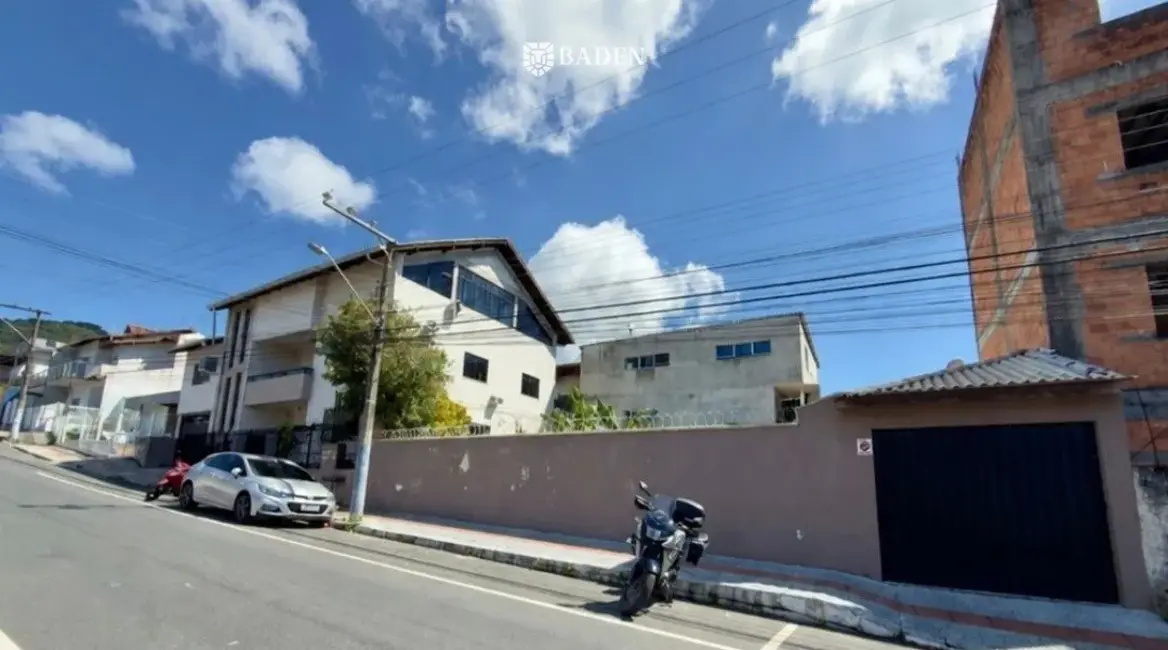 Foto 3 de Casa com 4 quartos para alugar, 170m2 em Nações, Balneario Camboriu - SC