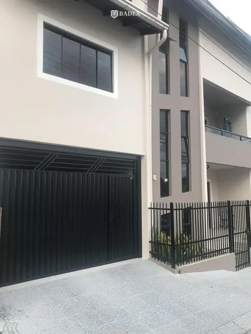 Foto 4 de Casa com 4 quartos para alugar, 170m2 em Nações, Balneario Camboriu - SC