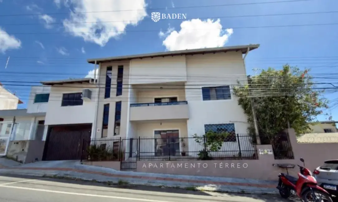 Foto 2 de Casa com 4 quartos para alugar, 170m2 em Nações, Balneario Camboriu - SC