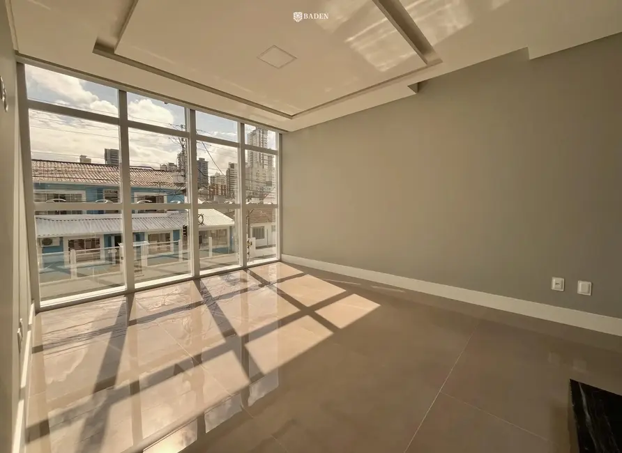 Foto 7 de Sobrado com 3 quartos para alugar, 146m2 em Centro, Balneario Camboriu - SC