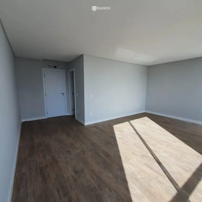 Sobrado com 4 quartos à venda, 420m2 em Praia dos Amores, Balneario Camboriu - SC - imagem 2 Foto 2 de Sobrado com 4 quartos à venda, 420m2 em Praia dos Amores, Balneario Camboriu - SC