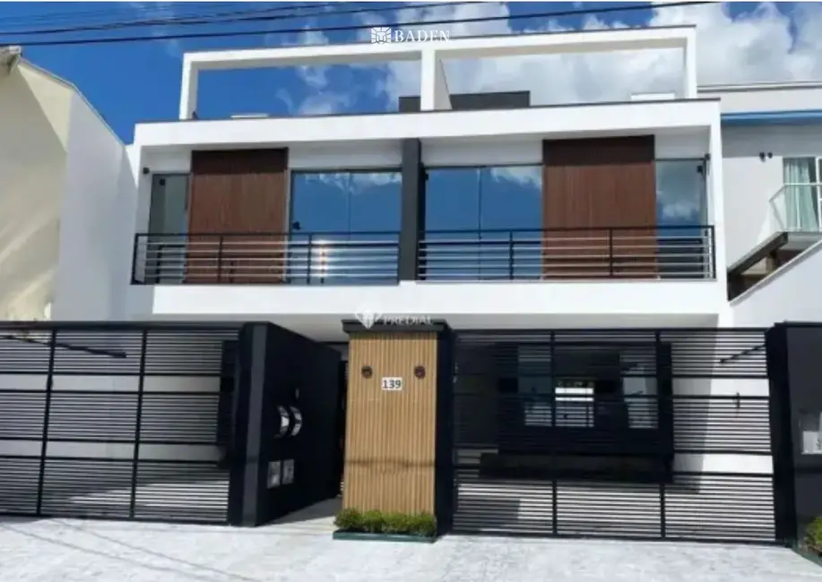 Sobrado com 4 quartos à venda, 420m2 em Praia dos Amores, Balneario Camboriu - SC - imagem 1 Foto 1 de Sobrado com 4 quartos à venda, 420m2 em Praia dos Amores, Balneario Camboriu - SC