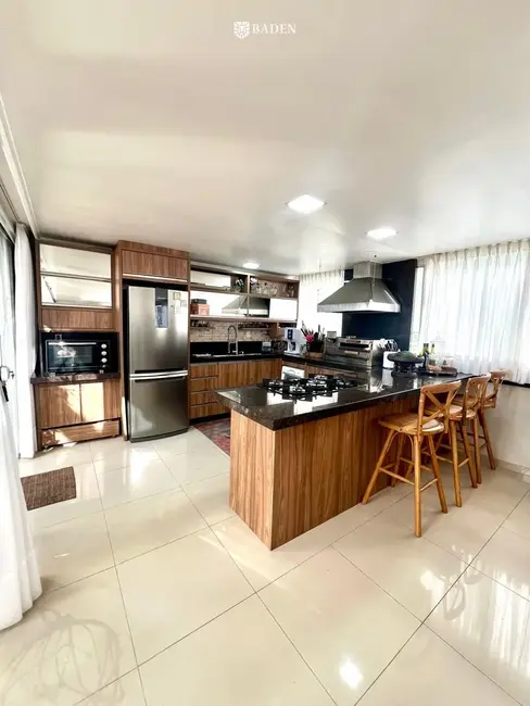 Apartamento com 3 quartos à venda, 300m2 em Centro, Balneario Camboriu - SC - imagem 4 Foto 4 de Apartamento com 3 quartos à venda, 300m2 em Centro, Balneario Camboriu - SC