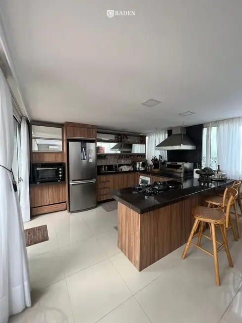 Apartamento com 3 quartos à venda, 300m2 em Centro, Balneario Camboriu - SC - imagem 3 Foto 3 de Apartamento com 3 quartos à venda, 300m2 em Centro, Balneario Camboriu - SC